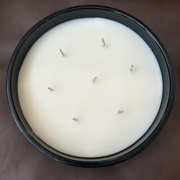 NWT Extra Large Sand + Fog Soy Honey Tobacco Scented Candle - Picture 3 of 8